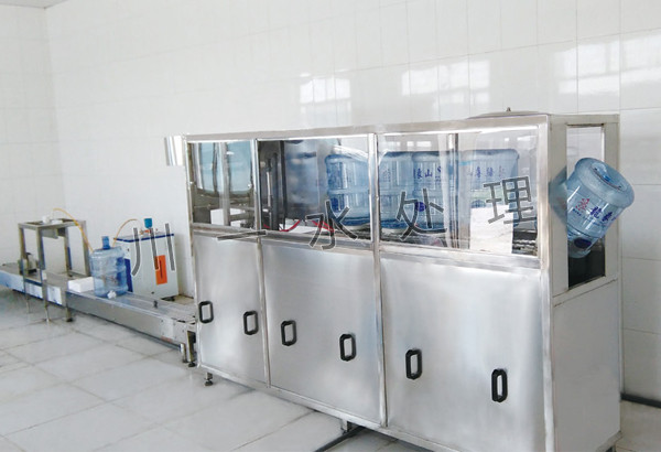 150桶/h全自動灌裝機（沖洗、灌裝、封蓋功能于一體）